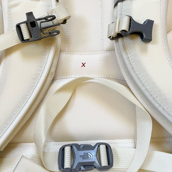 The North Face Women’s Borealis 27 Liter Backpack In Vintage White - Picture 4 of 8